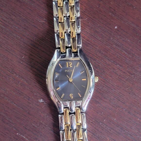 Vintage Watches Pulsar Two Tone Bracelet Black Dial Gold Marker Quartz Watch - Picture 2 of 10